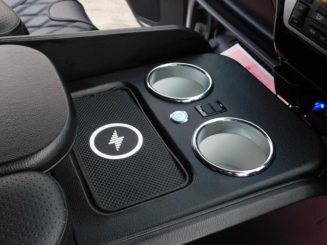 ハイエースワゴン GL 2列目3列目キャプテンシートオットマン バッドフェイス 社外エアロ ローダウン ストラーダナビ 後席モニター バックカメラ TVブルートゥース 電動スライド スマートキー 社外ヘッドライト ETC(22枚目)