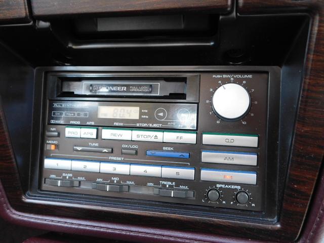 マークII グランデ　ツインカム２４　ツインカム２４　１Ｇエンジン　ノーマル車　ブリヂストン製ＳＩＥＧホイール１４インチ　パイオニア製オーディオ　リア置型スピーカー（11枚目）