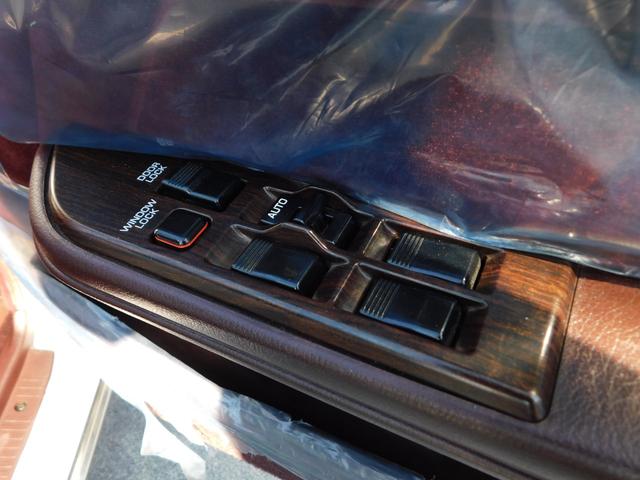 マークII グランデ　ツインカム２４　ツインカム２４　１Ｇエンジン　ノーマル車　ブリヂストン製ＳＩＥＧホイール１４インチ　パイオニア製オーディオ　リア置型スピーカー（25枚目）