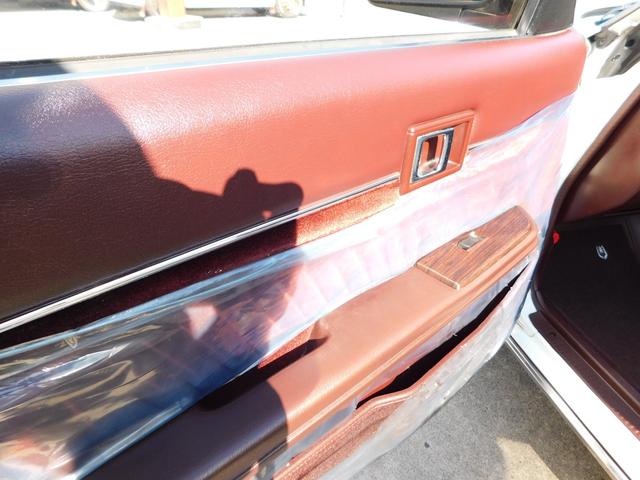 マークII グランデ　ツインカム２４　ツインカム２４　１Ｇエンジン　ノーマル車　ブリヂストン製ＳＩＥＧホイール１４インチ　パイオニア製オーディオ　リア置型スピーカー（33枚目）