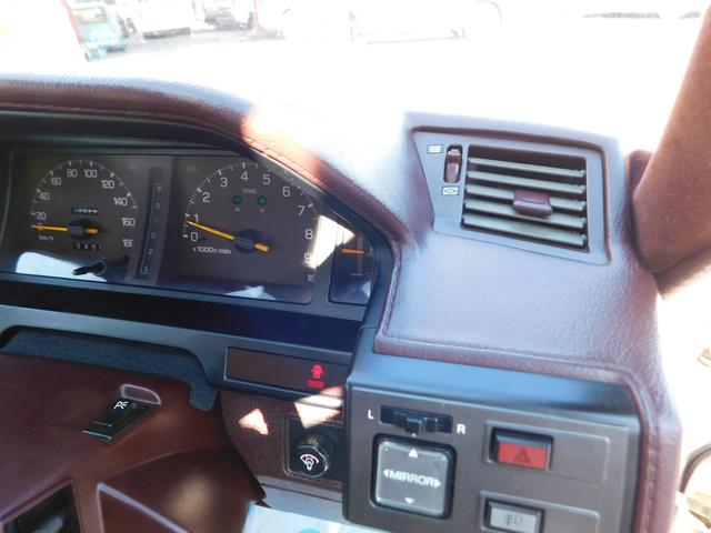 マークII グランデ　ツインカム２４　ツインカム２４　１Ｇエンジン　ノーマル車　ブリヂストン製ＳＩＥＧホイール１４インチ　パイオニア製オーディオ　リア置型スピーカー（52枚目）