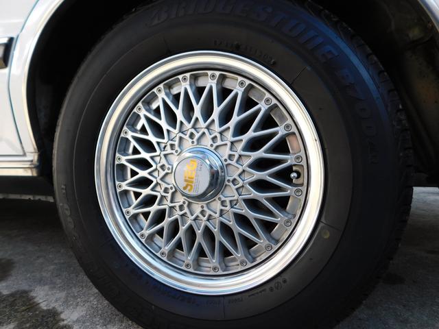 マークII グランデ　ツインカム２４　ツインカム２４　１Ｇエンジン　ノーマル車　ブリヂストン製ＳＩＥＧホイール１４インチ　パイオニア製オーディオ　リア置型スピーカー（57枚目）