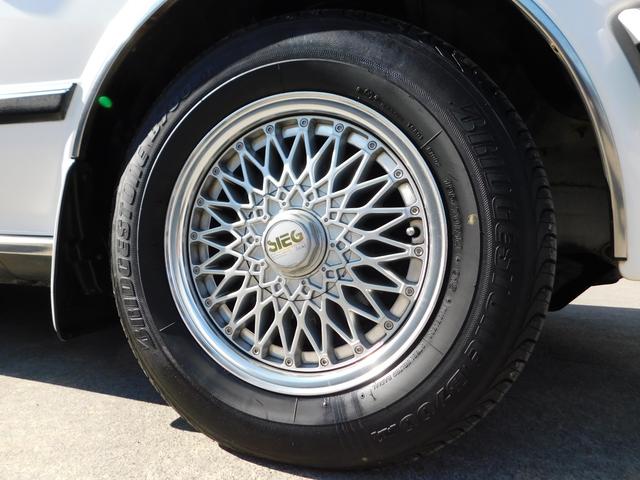 マークII グランデ　ツインカム２４　ツインカム２４　１Ｇエンジン　ノーマル車　ブリヂストン製ＳＩＥＧホイール１４インチ　パイオニア製オーディオ　リア置型スピーカー（59枚目）