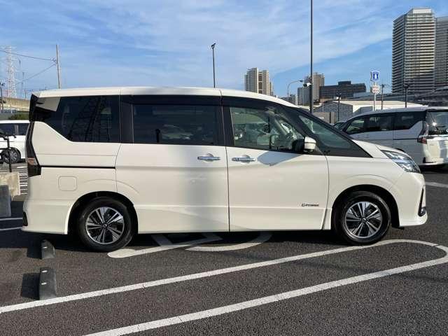 セレナ １．２　ｅ－ＰＯＷＥＲ　ハイウェイスター　Ｖ　３６０度ビュー　ＬＤＰ　アダプティブクルコン　盗難防止システム　１オーナー　スマートキー　ＬＥＤ　ＥＴＣ　ドライブレコ－ダ－　アイドリングストップ　エアバック　メモリーナビ　パワーウィンドウ　ＡＢＳ（2枚目）