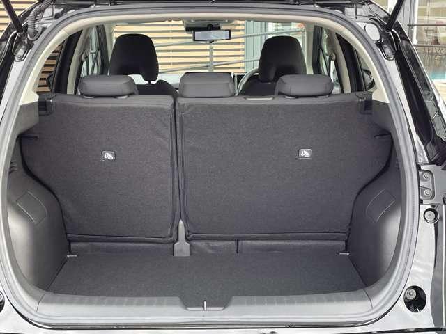 ノート １．２　Ｘ　当社試乗車ｕｐ　衝突被害軽減ブレ－キ　全方位カメラ　ＥＴＣ付　ＬＥＤヘッドライト　レーダークルーズ　レーンアシスト　インテリジェントキー　アイドリングストップ　整備記録簿　盗難防止システム　ワンセグＴＶ　ＴＶナビ（5枚目）