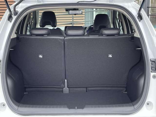 ノート １．２　Ｘ　９０周年記念車　当社試乗車ｕｐ　衝突被害軽減システム　ＬＥＤライト　ＬＤＷ　インテリジェントキー　イモビライザー　フルオートエアコン　メモリーナビ　アルミホイール　パワーウィンドウ　アラウンドビューカメラ（5枚目）