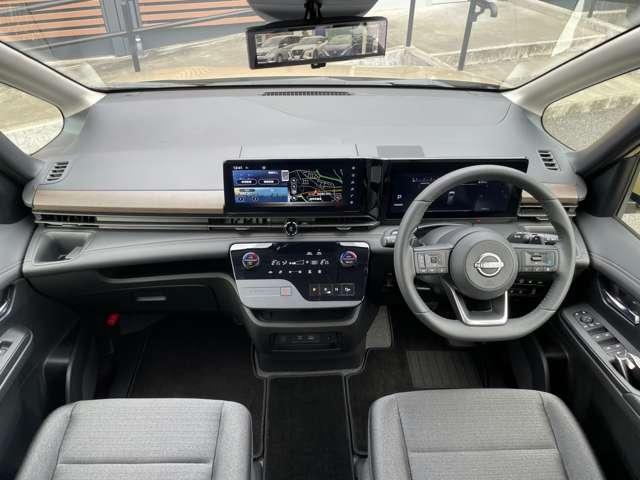 セレナ ２．０　ハイウェイスターＶ　当社試乗車ｕｐ　Ｗ電動スライド　レーダークルコン　レーンアシスト　ＬＥＤランプ　盗難防止システム　ＥＴＣ装備　カーテンエアバッグ　アルミホイール　キーフリー　メモリ－ナビ　ナビＴＶ　記録簿　エアコン　ドラレコ　ＡＢＳ（4枚目）