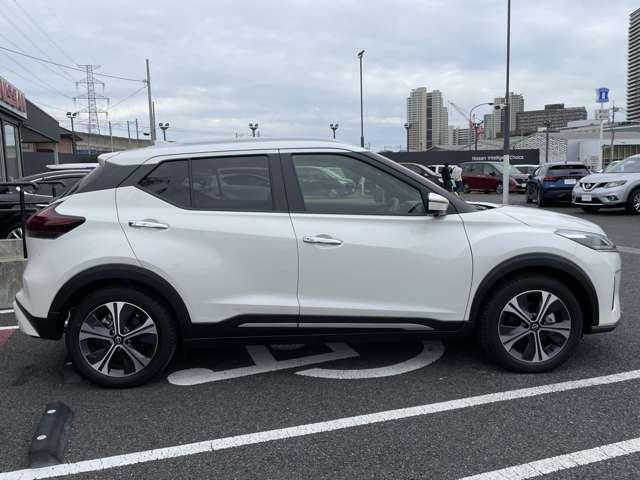 キックス 1.2 X FOUR ツートーン インテリアエディション(e-POWER) 4WD 当社試乗車upブラウンインテリアパッケージ アラウンドビュ- LED インテリキー アイドリングストップ 盗難防止システム 4WD オートエアコン 車線逸脱警報 アルミホイール ナビTV メモリーナビ 踏み間違え防止(2枚目)