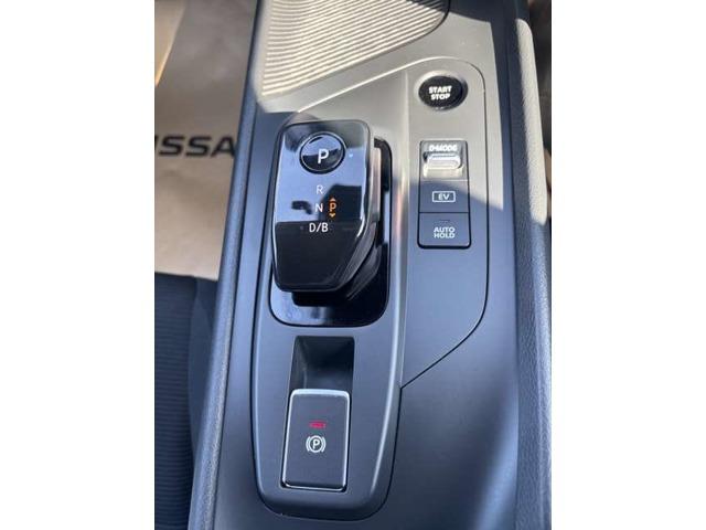 ノート 1.2 S 軽減ブレーキ 360°カメラ ワンオーナー LDW インテリキー イモビライザー LEDヘッド メモリーナビ ドライブレコーダー ナビTV付き ワンセグTV付き 整備点検記録簿 オートエアコン ABS(15枚目)