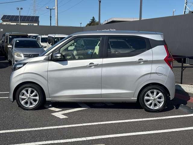 デイズ 660 X 当社レンタカーup アラウンドM 踏み間違え防止 スマートキー イモビライザー バックカメラ ETC レーンキープ アイドリングストップ ドライブレコーダー キーレス フルオートエアコン ナビTV WAB 記録簿 PS(5枚目)