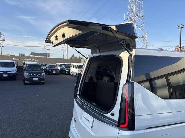 セレナ １．４　ｅ－ＰＯＷＥＲ　ハイウェイスターＶ　自動（被害軽減）ブレーキ　ＬＤＰ　追従クルーズ　ＬＥＤランプ　アルミホイール　ドライブレコーダ　ＥＴＣ　記録簿　盗難防止システム　スマートキー　１オナ　オートエアコン　サイドカーテンエアバック（8枚目）