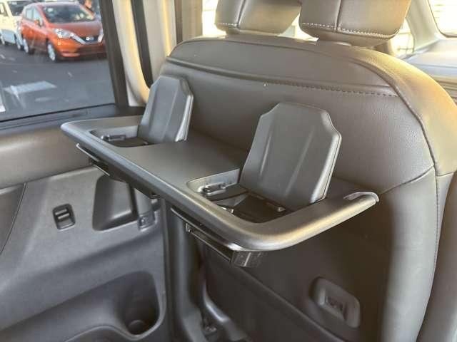 セレナ １．４　ｅ－ＰＯＷＥＲ　ハイウェイスターＶ　自動（被害軽減）ブレーキ　ＬＤＰ　追従クルーズ　ＬＥＤランプ　アルミホイール　ドライブレコーダ　ＥＴＣ　記録簿　盗難防止システム　スマートキー　１オナ　オートエアコン　サイドカーテンエアバック（13枚目）