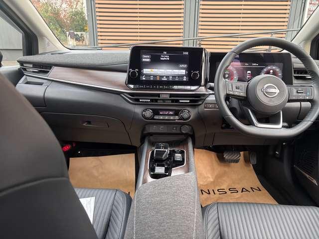 オーラ １．２　Ｇ　レザーエディション　ワンオーナ　追突防止　レーダークルーズ　本革　車線逸脱警報装置　ＬＥＤ　ドライブレコーダー　盗難防止　記録簿　バックモニター　ＥＴＣ　インテリジェントキー　メモリーナビゲーション　ＡＷ　オートエアコン（4枚目）