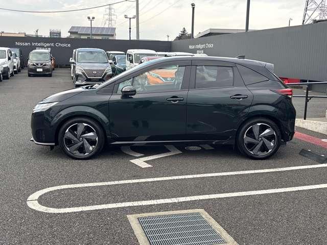 オーラ １．２　Ｇ　レザーエディション　ワンオーナ　追突防止　レーダークルーズ　本革　車線逸脱警報装置　ＬＥＤ　ドライブレコーダー　盗難防止　記録簿　バックモニター　ＥＴＣ　インテリジェントキー　メモリーナビゲーション　ＡＷ　オートエアコン（5枚目）