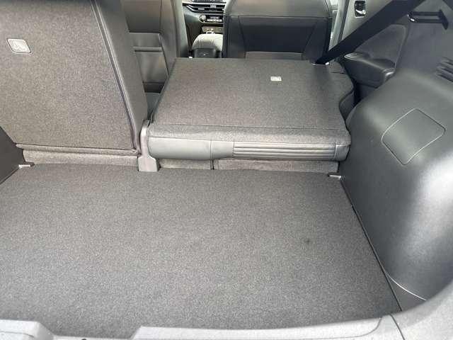 オーラ １．２　Ｇ　レザーエディション　ワンオーナ　追突防止　レーダークルーズ　本革　車線逸脱警報装置　ＬＥＤ　ドライブレコーダー　盗難防止　記録簿　バックモニター　ＥＴＣ　インテリジェントキー　メモリーナビゲーション　ＡＷ　オートエアコン（8枚目）