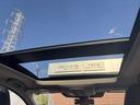 パノラミックルーフ付の車両です。