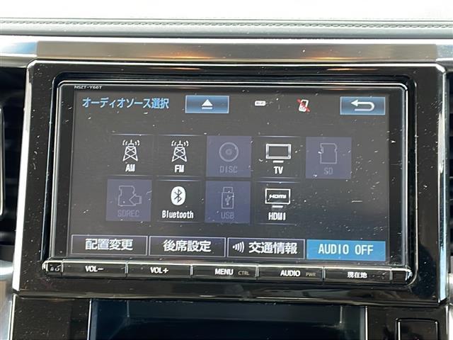 アルファードハイブリッド Ｘ　純正９インチナビ／両側電動ドア／純正１２．１インチフリップダウンモニター／ワイパーデアイサー／前後ドライブレコーダー／前後コーナーセンサー／衝突被害軽減ブレーキ／ＬＥＤヘッドライト／ＥＴＣ（3枚目）