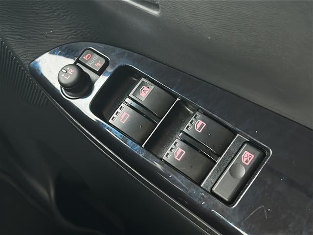 タント カスタムＸ　トップエディションリミテッドＳＡＩＩＩ　純正ナビ／ＢｌｅｕｔｏｏｔｈＡｕｄｉｏ／フルセグＴＶバックカメラ／両側パワースライドドア／全周囲カメラ／コーナーセンサー／前後ドラレコ／純正エアロ／ハーフレザー／ウインカーミラー／アイドリングストップ（30枚目）