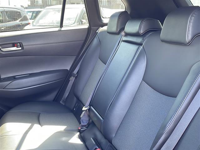 カローラクロス Ｚ　セーフティーセンス／８インチディスプレイオーディオ（ＢＴ／フルセグＴＶ）／バックカメラ／ビルトインＥＴＣ／パワーバックドア／ハーフレザーシート／運転席パワーシート／前席シートヒーター（13枚目）
