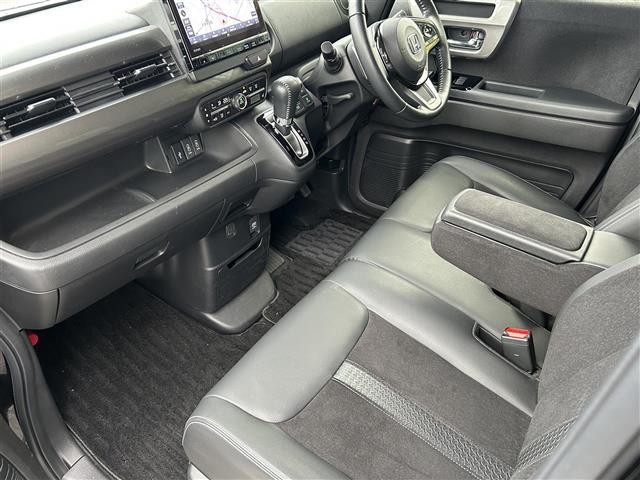 Ｎ－ＢＯＸカスタム Ｌターボ　純正９インチナビ（ＡＭ／ＦＭ／Ｂｌｕｅｔｏｏｔｈ／ＴＶ／ＤＶＤ）／ターボ／両側電動ドア／バックカメラ／純正１５インチＡＷ／前後ドライブレコーダー／ハーフレザーシート／Ｂｌｕｅｔｏｏｔｈ／ＴＶ／ＥＴＣ（11枚目）