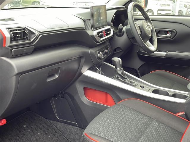 ライズ Ｚ　禁煙車／パノラマモニター／９インチディスプレイオーディオ（フルセグＴＶ／ＢＴ／ＵＳＢ／ＨＤＭＩ）／ドライブレコーダー／アダプティブクルーズコントロール／シートヒーター／革巻きステアリング（11枚目）