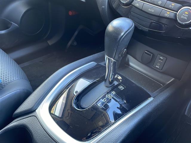 エクストレイル ２０ＸエクストリーマーＸエマージェンシーブレーキＰ　禁煙車／純正ナビ（ＣＤ／フルセグＴＶ／Ｂｌｕｅｔｏｏｔｈ／ＡＵＸ）／アラウンドビューモニター／ビルトインＥＴＣ／クルーズコントロール／革巻きステアリング／ステアリングスイッチ／前席シートヒーター（26枚目）