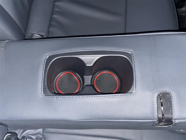 ヤリスクロス G 禁煙車/純正8インチディスプレイオーディオ(ナビ機能付/フルセグTV/Bluetooth)/パノラミックビューモニター/ビルトインETC2.0/ハンズフリーパワーバックドア/デジタルインナーミラー(35枚目)