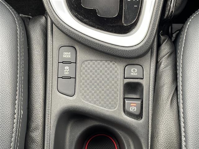 ヤリスクロス G 禁煙車/純正8インチディスプレイオーディオ(ナビ機能付/フルセグTV/Bluetooth)/パノラミックビューモニター/ビルトインETC2.0/ハンズフリーパワーバックドア/デジタルインナーミラー(38枚目)