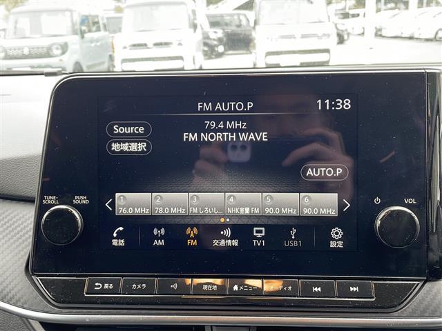 ノート Ｘ　ＦＯＵＲ　禁煙車／純正９インチナビ（フルセグＴＶ／Ｂｌｕｅｔｏｏｔｈ／ＵＳＢ）／インテリジェントアラウンドビューモニター／インテリジェントルームミラー／前席シートヒーター／ステアリングヒーター／ドラレコ（4枚目）