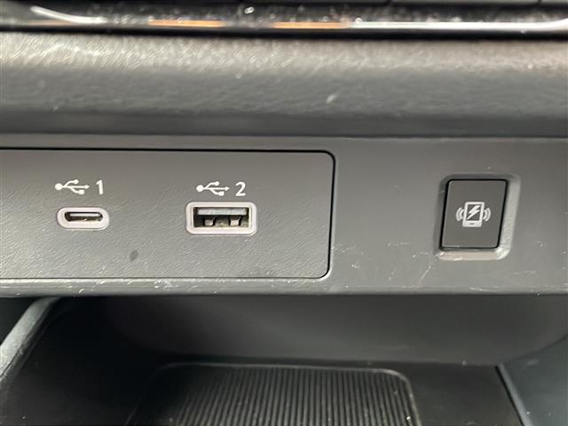 ノート Ｘ　ＦＯＵＲ　禁煙車／純正９インチナビ（フルセグＴＶ／Ｂｌｕｅｔｏｏｔｈ／ＵＳＢ）／インテリジェントアラウンドビューモニター／インテリジェントルームミラー／前席シートヒーター／ステアリングヒーター／ドラレコ（9枚目）