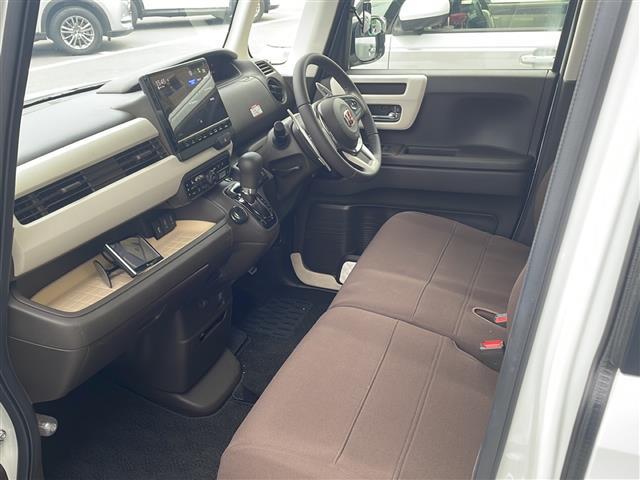 N-BOX L・ターボ 禁煙車/ターボ/純正9インチナビ(CD/DVD/フルセグTV/Bluetooth)/バックカメラ/社外サイドカメラ/ビルトインETC/デジタルインナーミラー/両側パワースライドドア/サイドステップ(12枚目)