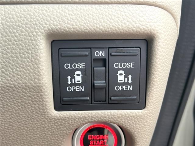 N-BOX G・Lターボホンダセンシング 禁煙車/純正ナビ/バックカメラ/両側電動ドア/レーダークルーズコントロール/前後ドライブレコーダー/ロールサンシェード/革巻きステアリング/パドルシフト/LEDヘッドライト/スマートキー/スペアキー(7枚目)