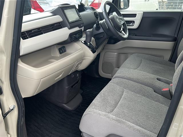 N-BOX G・Lターボホンダセンシング 禁煙車/純正ナビ/バックカメラ/両側電動ドア/レーダークルーズコントロール/前後ドライブレコーダー/ロールサンシェード/革巻きステアリング/パドルシフト/LEDヘッドライト/スマートキー/スペアキー(11枚目)