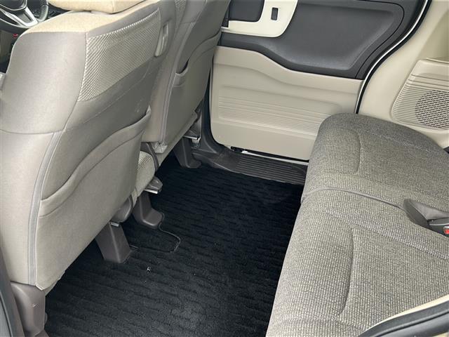 N-BOX G・Lターボホンダセンシング 禁煙車/純正ナビ/バックカメラ/両側電動ドア/レーダークルーズコントロール/前後ドライブレコーダー/ロールサンシェード/革巻きステアリング/パドルシフト/LEDヘッドライト/スマートキー/スペアキー(13枚目)