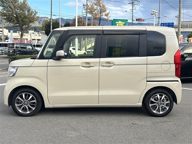 N-BOX G・Lターボホンダセンシング 禁煙車/純正ナビ/バックカメラ/両側電動ドア/レーダークルーズコントロール/前後ドライブレコーダー/ロールサンシェード/革巻きステアリング/パドルシフト/LEDヘッドライト/スマートキー/スペアキー(20枚目)