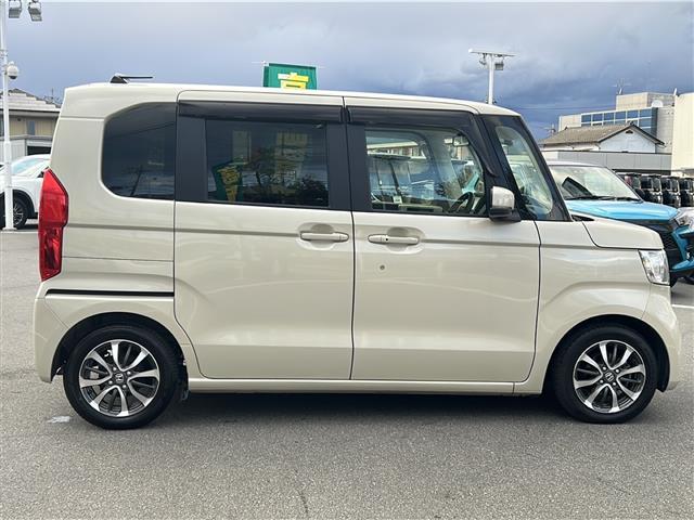 N-BOX G・Lターボホンダセンシング 禁煙車/純正ナビ/バックカメラ/両側電動ドア/レーダークルーズコントロール/前後ドライブレコーダー/ロールサンシェード/革巻きステアリング/パドルシフト/LEDヘッドライト/スマートキー/スペアキー(24枚目)