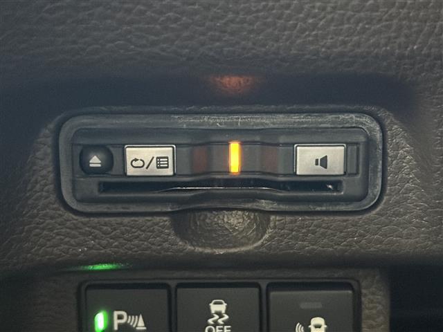 N-BOX L コーディネートスタイル 禁煙車/純正8インチナビ/レーダークルコン/両側パワスラドア/アイドリングストップ/前席シートヒーター/Bluetooth/フルセグTV/衝突被害軽減システム/レーンキープアシスト/横滑り防止装置(11枚目)