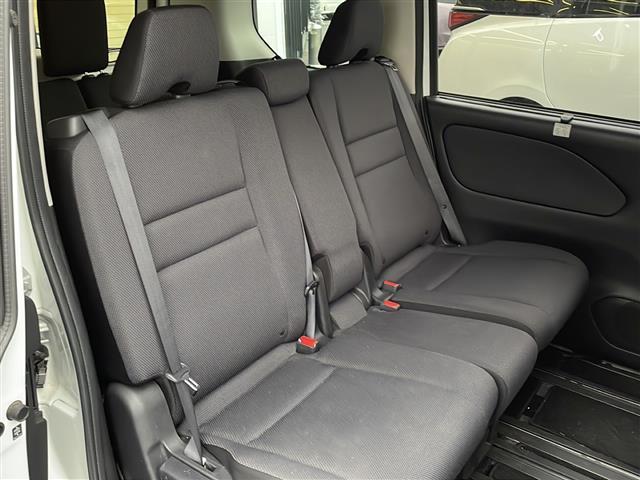 セレナ Ｘ　Ｖセレクション　禁煙車／プロパイロット／純正７インチナビ（ＣＤ／フルセグＴＶ／Ｂｌｕｅｔｏｏｔｈ／ＳＤ）／インテリジェントアラウンドビューモニター／ビルトインＥＴＣ／インテリジェントルームミラー／ドライブレコーダー（10枚目）