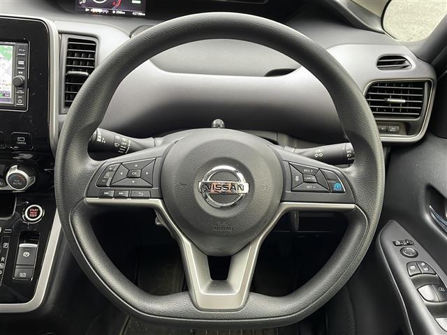 セレナ Ｘ　Ｖセレクション　禁煙車／プロパイロット／純正７インチナビ（ＣＤ／フルセグＴＶ／Ｂｌｕｅｔｏｏｔｈ／ＳＤ）／インテリジェントアラウンドビューモニター／ビルトインＥＴＣ／インテリジェントルームミラー／ドライブレコーダー（26枚目）