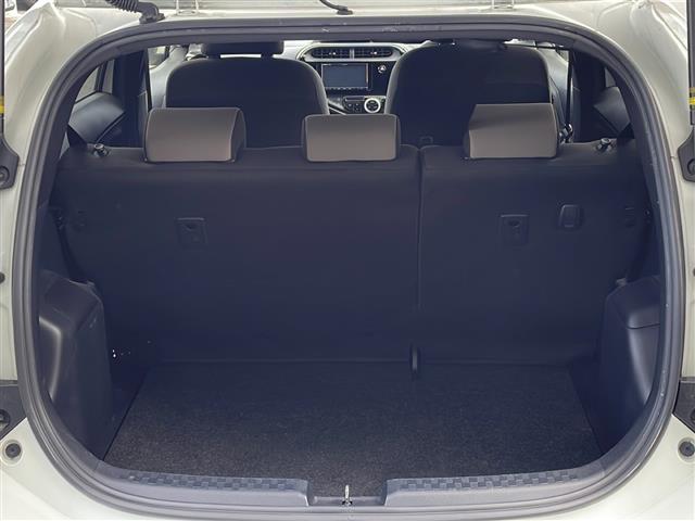 アクア S グランパー 禁煙車/社外ナビ(CD/DVD/フルセグTV/Bluetooth)/バックカメラ/ETC/ステアリングスイッチ/LEDヘッドライト/スマートキー/Pスタート/電動格納ミラー/純正フロアマット(12枚目)