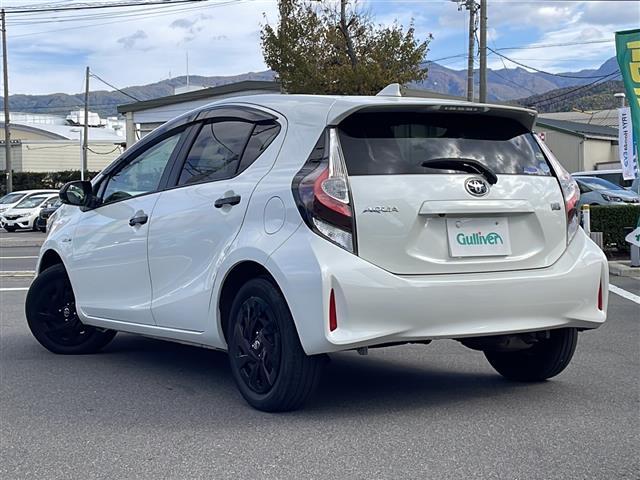 アクア S グランパー 禁煙車/社外ナビ(CD/DVD/フルセグTV/Bluetooth)/バックカメラ/ETC/ステアリングスイッチ/LEDヘッドライト/スマートキー/Pスタート/電動格納ミラー/純正フロアマット(18枚目)