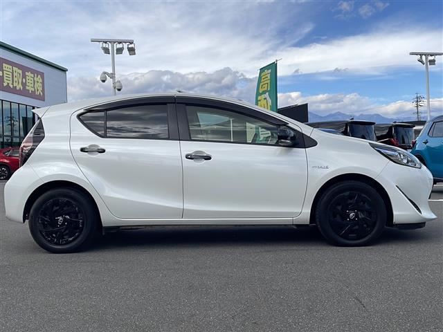 アクア S グランパー 禁煙車/社外ナビ(CD/DVD/フルセグTV/Bluetooth)/バックカメラ/ETC/ステアリングスイッチ/LEDヘッドライト/スマートキー/Pスタート/電動格納ミラー/純正フロアマット(21枚目)