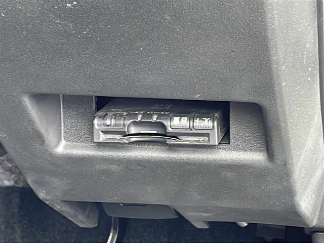 ジムニー ＸＣ　禁煙車／社外７インチナビ（ＣＤ／ＤＶＤ／ワンセグＴＶ／Ｂｌｕｅｔｏｏｔｈ）／バックカメラ／ビルトインＥＴＣ／シートヒーター／革巻きステアリング／クルーズコントロール／ステアリングスイッチ／ドラレコ（7枚目）