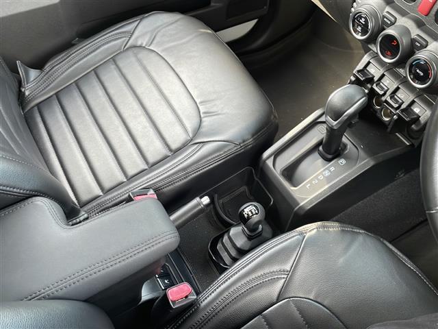 ジムニー ＸＣ　禁煙車／社外７インチナビ（ＣＤ／ＤＶＤ／ワンセグＴＶ／Ｂｌｕｅｔｏｏｔｈ）／バックカメラ／ビルトインＥＴＣ／シートヒーター／革巻きステアリング／クルーズコントロール／ステアリングスイッチ／ドラレコ（9枚目）