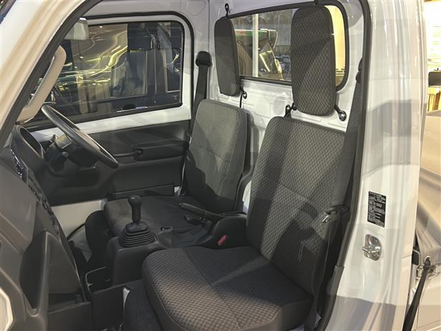 ミニキャブトラック G 禁煙車/4WD/レーダーブレーキサポート/5MT/パワーステアリング/パワーウィンドゥ/AC/ドアバイザー/フォグランプ/荷室灯/スタッドレス/スペアタイヤ/後方コーナーセンサー/横滑り防止装置(10枚目)