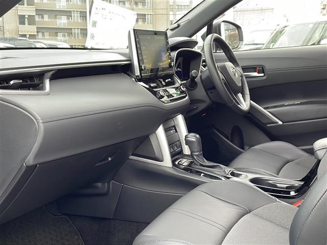 カローラクロス ハイブリッド Z 禁煙車/スタッド車載/8インチディスプレイオーディオ(ナビ機能付/CD/DVD/フルセグTV/Bluetooth)/パノラミックビューモニター/ビルトインETC/運転席パワーシート/前席シートヒーター(13枚目)