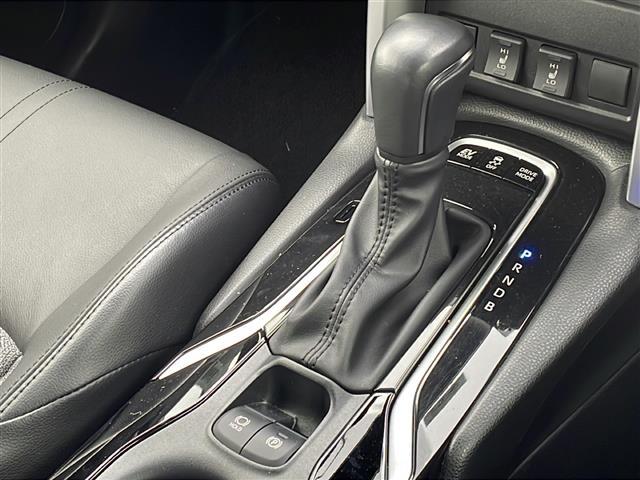 カローラクロス ハイブリッド Z 禁煙車/スタッド車載/8インチディスプレイオーディオ(ナビ機能付/CD/DVD/フルセグTV/Bluetooth)/パノラミックビューモニター/ビルトインETC/運転席パワーシート/前席シートヒーター(30枚目)