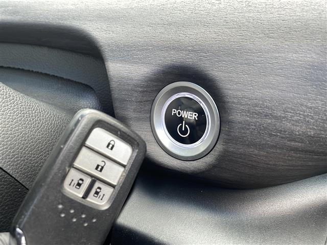 フリード＋ハイブリッド ハイブリッドＥＸ　禁煙車／純正ナビ（ＣＤ／ＤＶＤ／フルセグＴＶ／Ｂｌｕｅｔｏｏｔｈ）／バックカメラ／ビルトインＥＴＣ／シートヒーター／ドライブレコーダー／両側パワースライドドア／革巻きステアリング（28枚目）