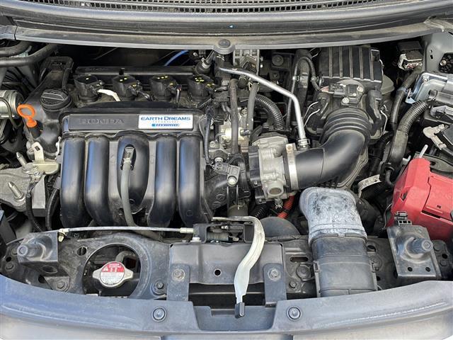 フリード＋ハイブリッド ハイブリッドＥＸ　禁煙車／純正ナビ（ＣＤ／ＤＶＤ／フルセグＴＶ／Ｂｌｕｅｔｏｏｔｈ）／バックカメラ／ビルトインＥＴＣ／シートヒーター／ドライブレコーダー／両側パワースライドドア／革巻きステアリング（40枚目）