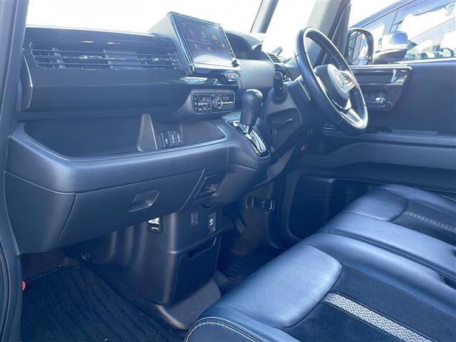 Ｎ－ＢＯＸカスタム Ｇ・Ｌターボホンダセンシング　禁煙車／純正８型ナビ（ＦＭ／ＡＭ／Ｂｌｕｅｔｏｏｔｈ／フルセグＴＶ／ＣＤ／ＤＶＤ）／ドライブレコーダー／バックカメラ／両側電動スライドドア／ＥＴＣ／パドルシフト／衝突被害軽減システム／レーンキープ（13枚目）
